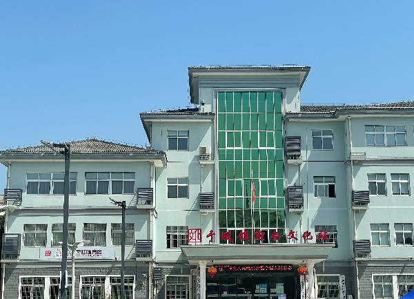 leyu.乐鱼正能量：职工抢修献血车，好人好事成风景！